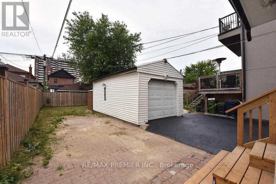Photo 37 of 221 Belgravia Avenue, Toronto ON