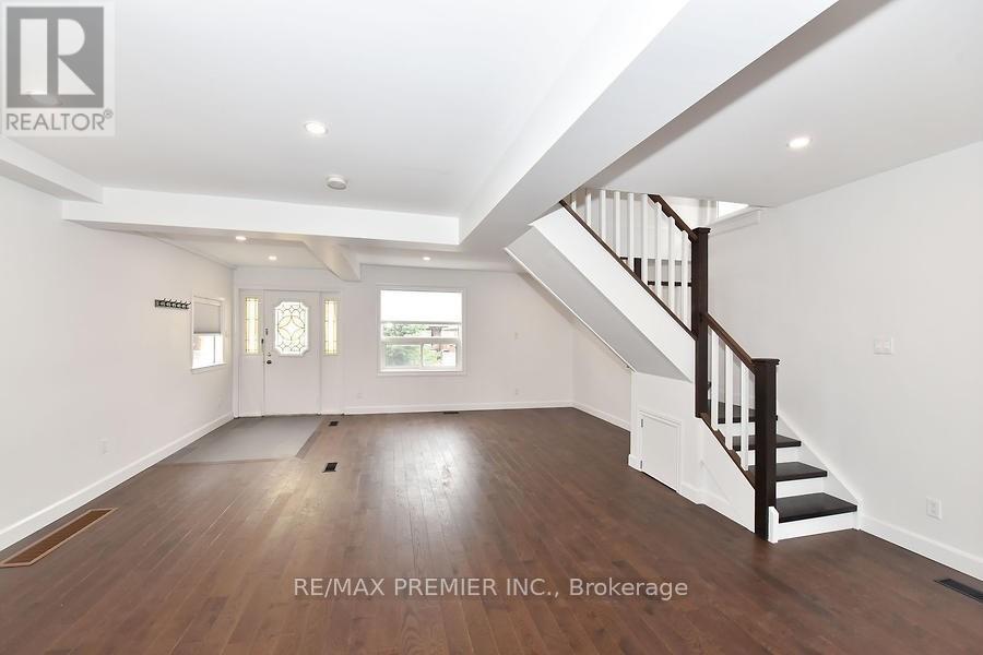 Photo 5 of 221 Belgravia Avenue, Toronto ON