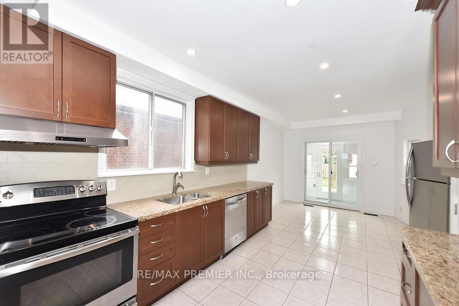 Photo 9 of 221 Belgravia Avenue, Toronto ON