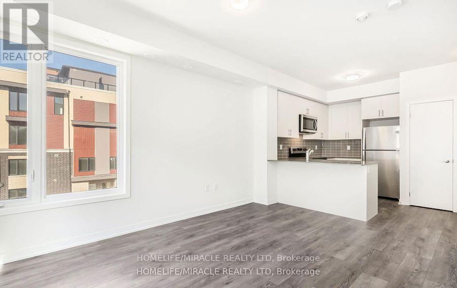 Photo 12 of 16 3415 Ridgeway Drive, Mississauga ON