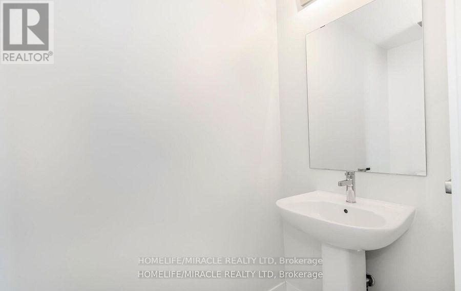 Photo 18 of 16 3415 Ridgeway Drive, Mississauga ON