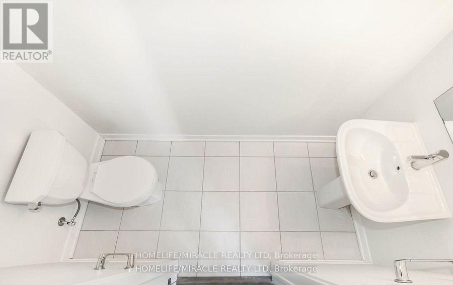 Photo 19 of 16 3415 Ridgeway Drive, Mississauga ON