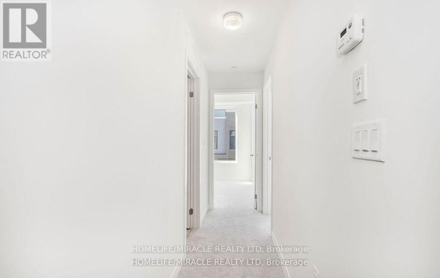 Photo 23 of 16 3415 Ridgeway Drive, Mississauga ON
