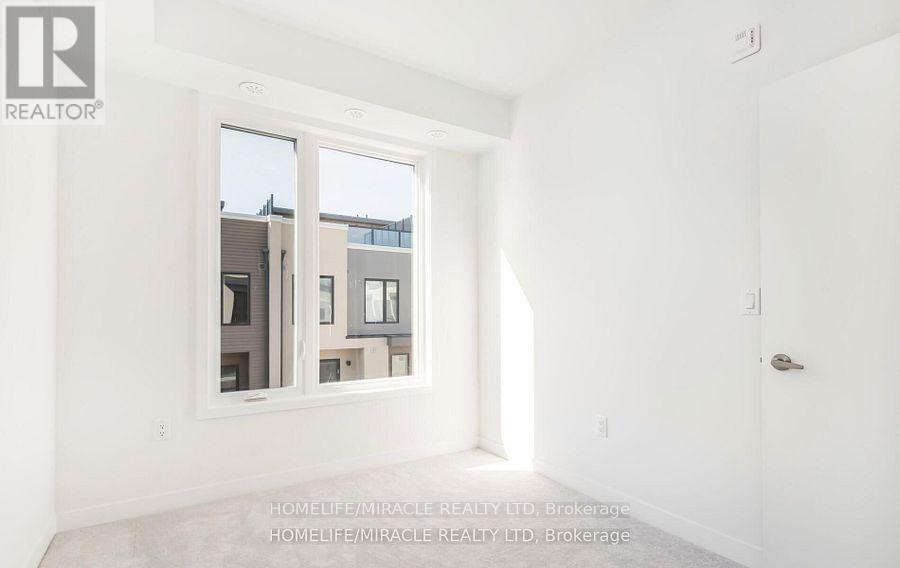 Photo 30 of 16 3415 Ridgeway Drive, Mississauga ON