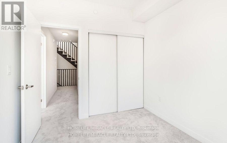 Photo 31 of 16 3415 Ridgeway Drive, Mississauga ON