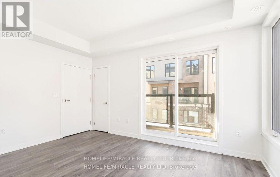 Photo 7 of 16 3415 Ridgeway Drive, Mississauga ON