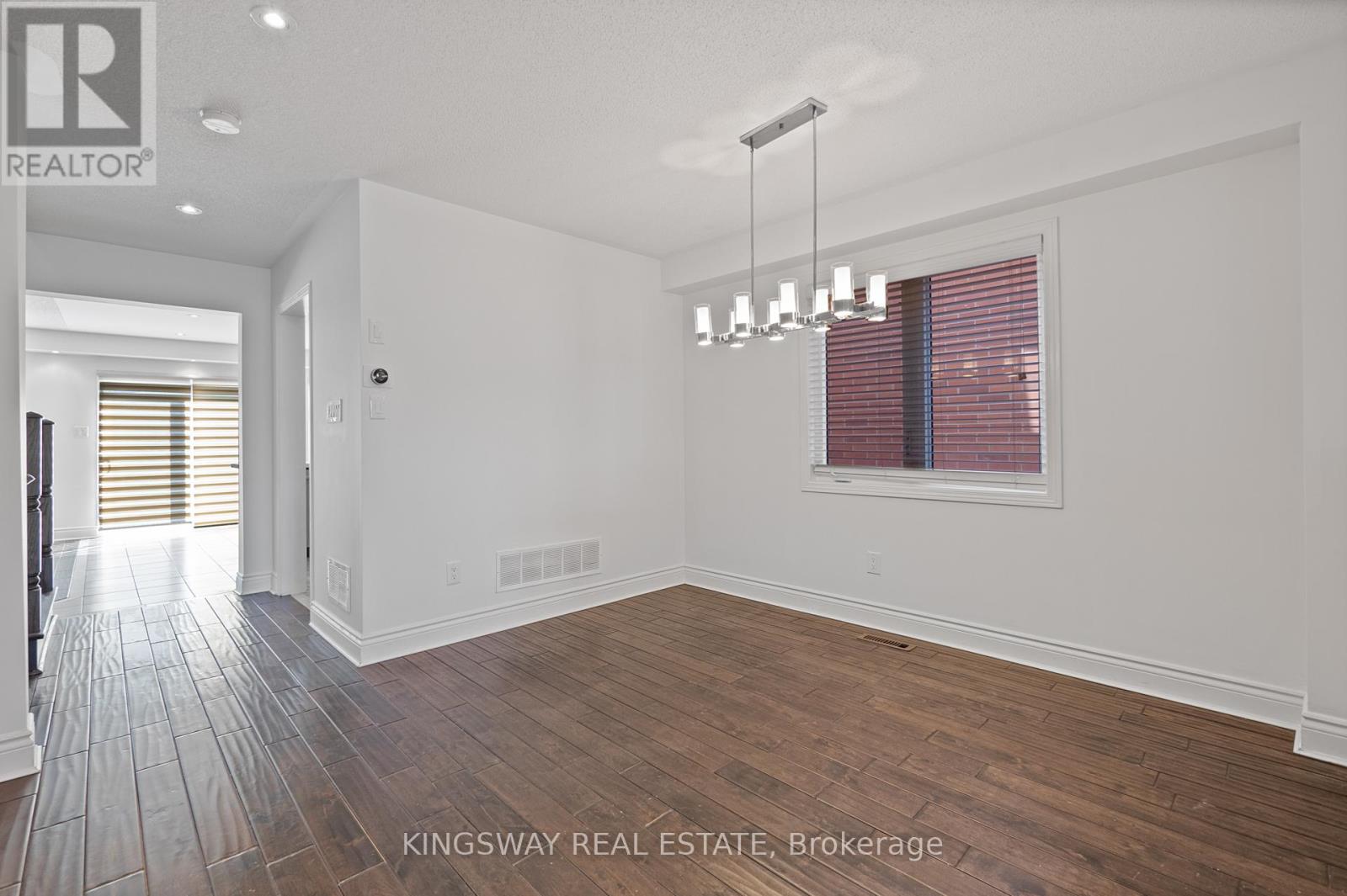 Photo 18 of 470 Savoline Boulevard, Milton ON