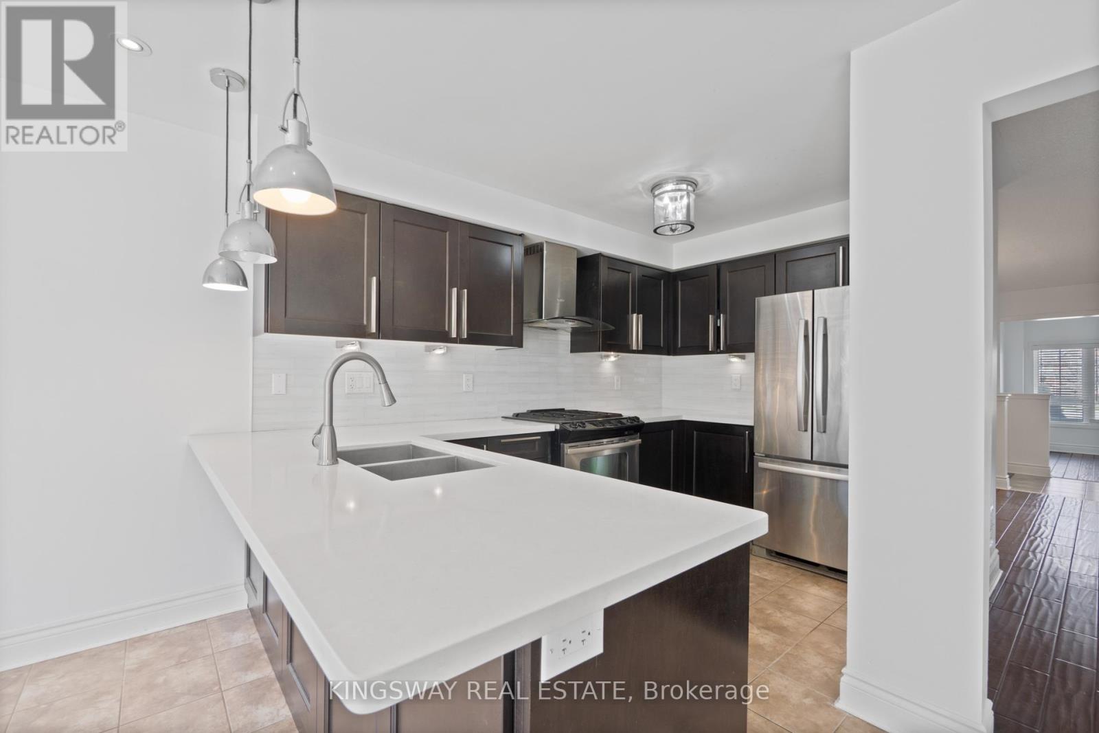 Photo 23 of 470 Savoline Boulevard, Milton ON