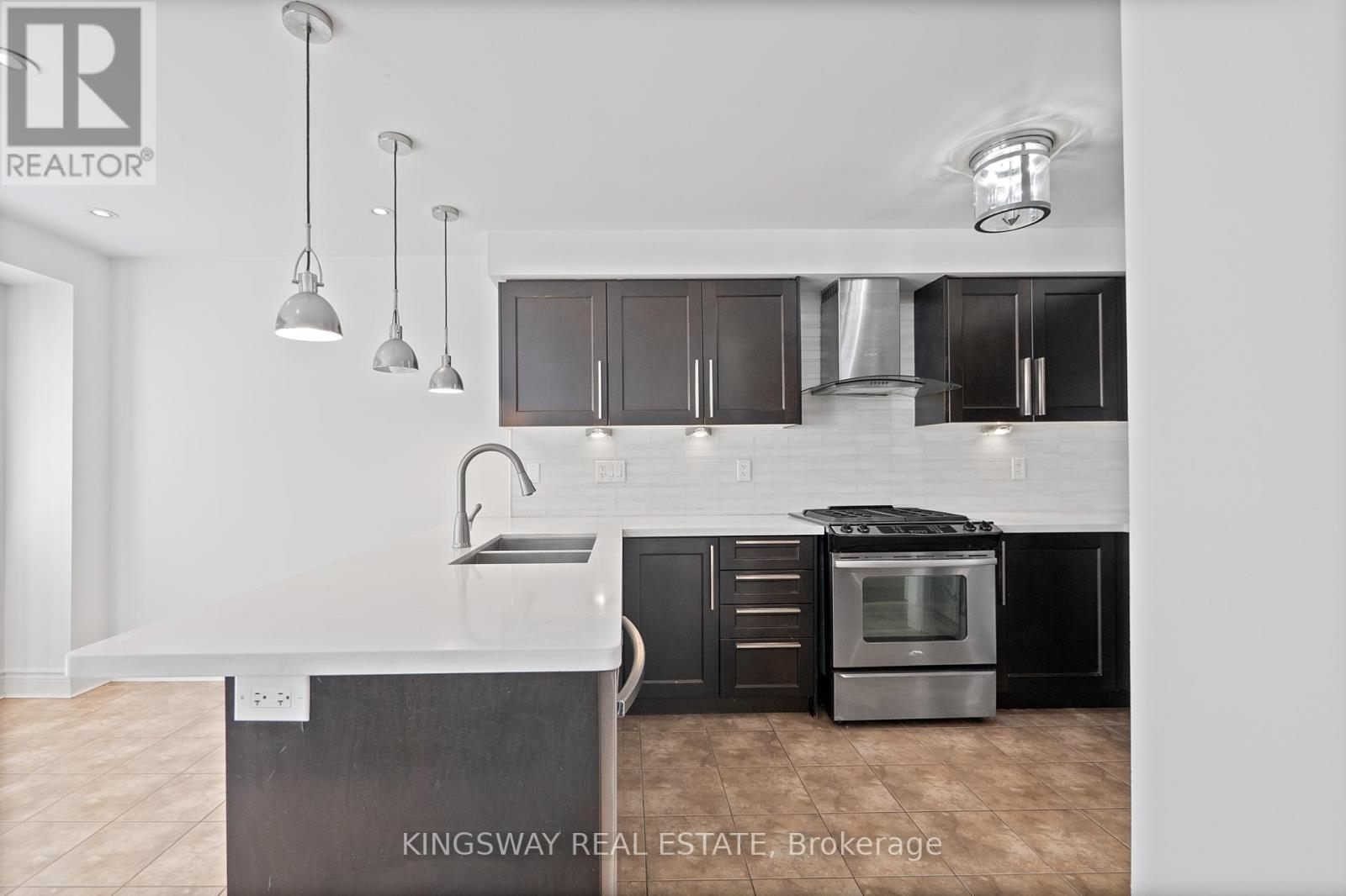 Photo 24 of 470 Savoline Boulevard, Milton ON