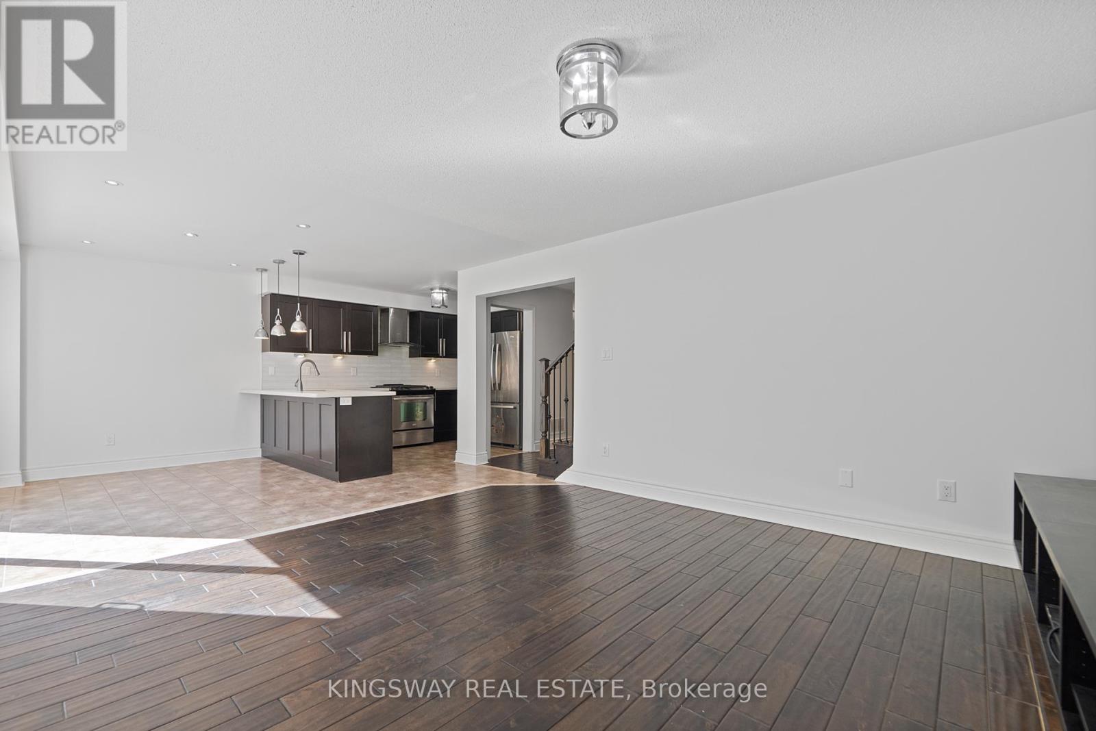 Photo 33 of 470 Savoline Boulevard, Milton ON