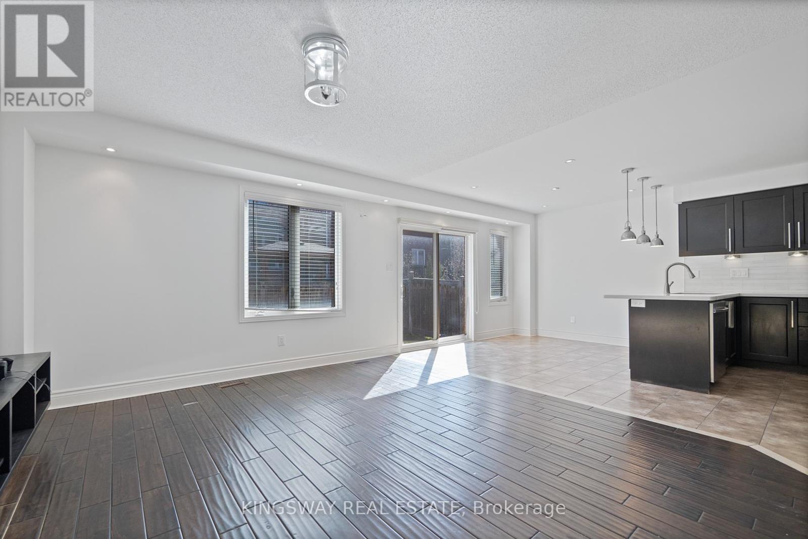 Photo 34 of 470 Savoline Boulevard, Milton ON