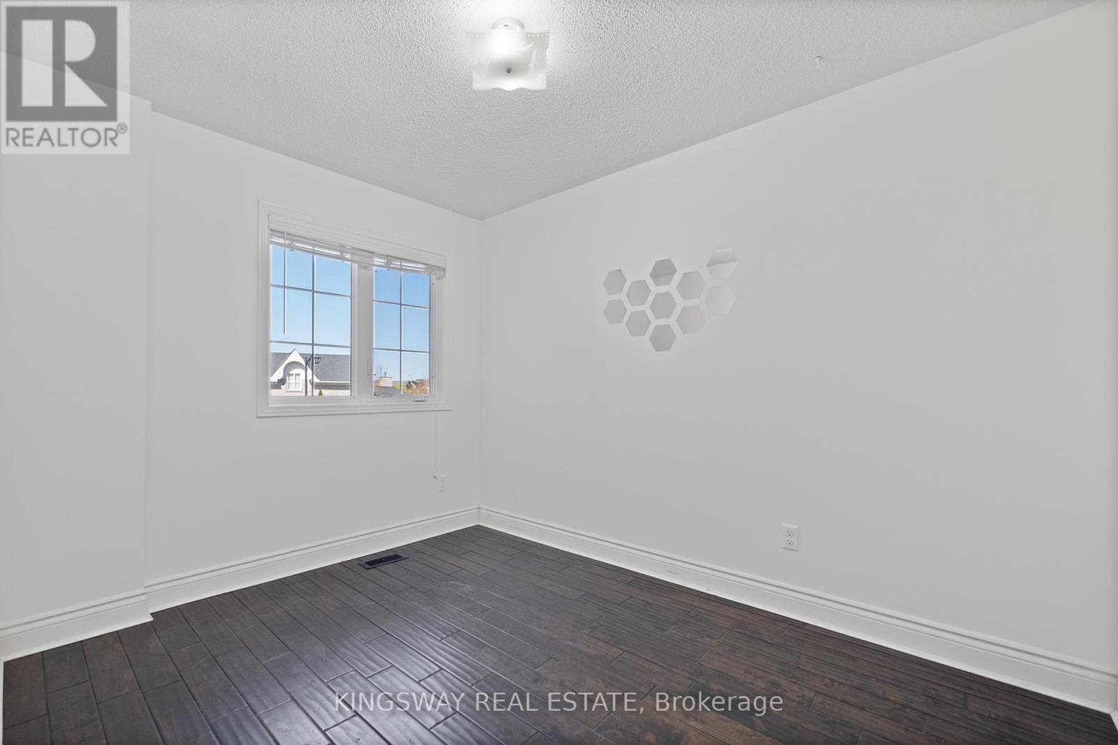 Photo 41 of 470 Savoline Boulevard, Milton ON