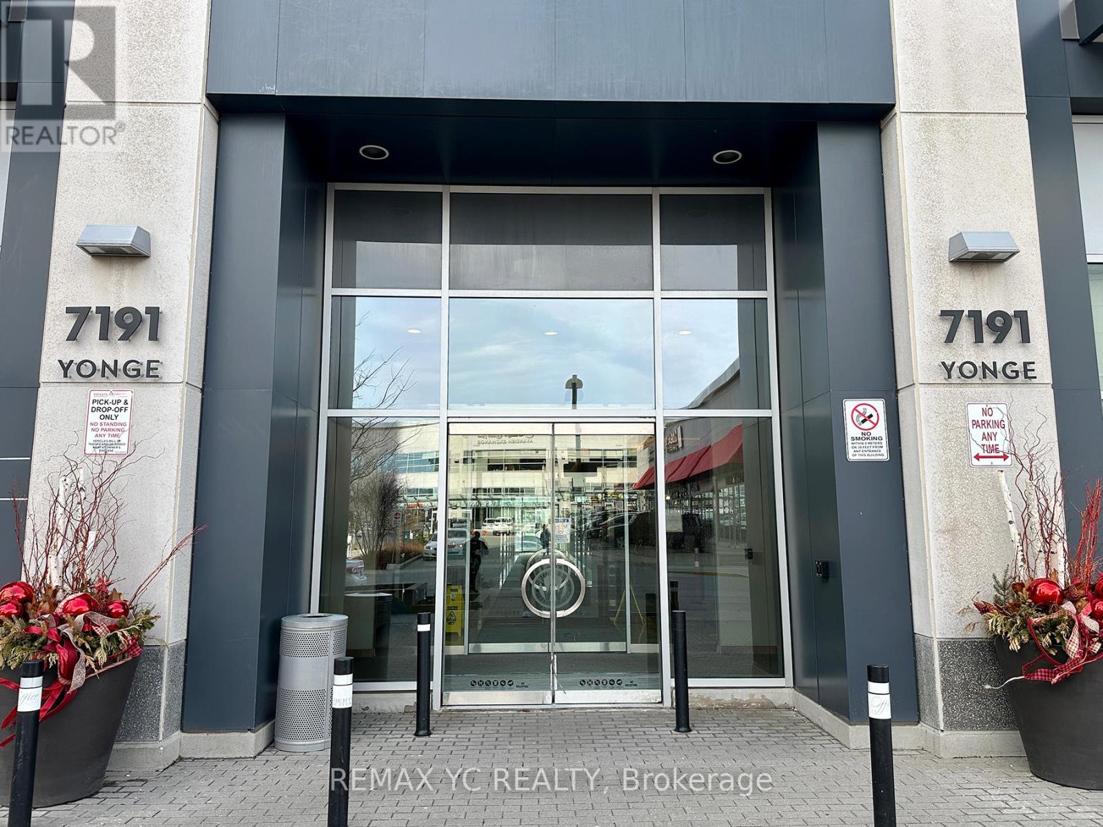 Photo 2 of 307 7191 Yonge Street, Markham ON