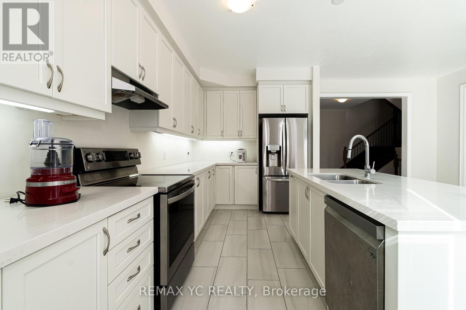 Photo 14 of 17 Hitching Post Lane, Georgina ON