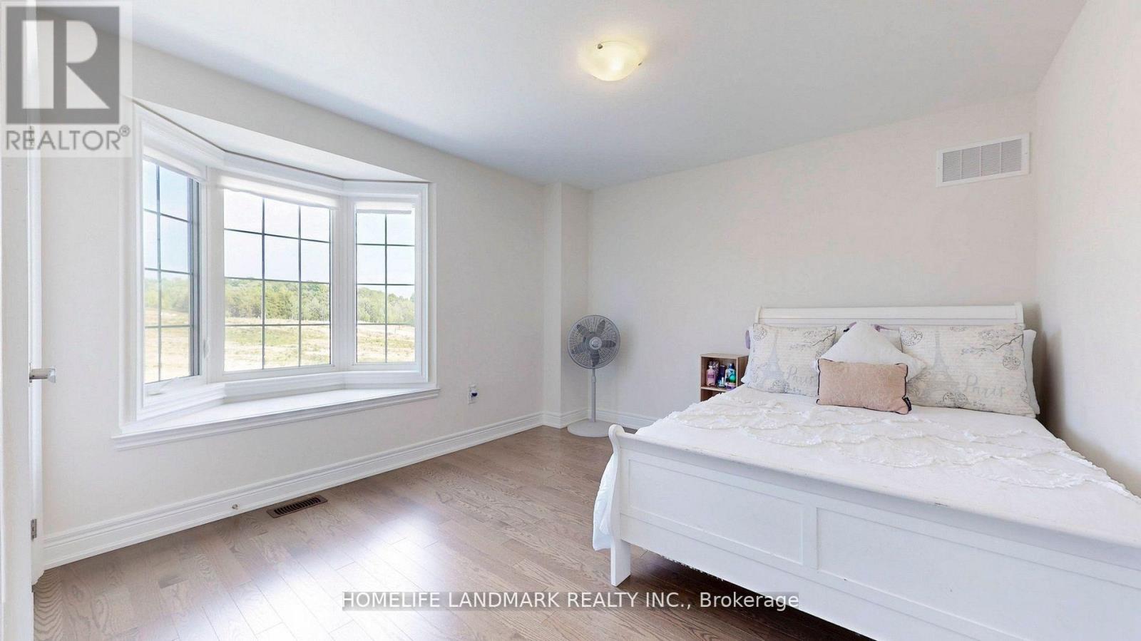 Photo 23 of 199 Seaview Heights, East Gwillimbury ON