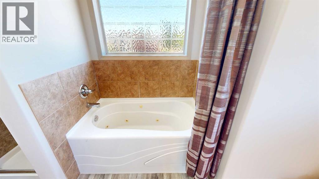 Photo 14 of 138 Southgate Boulevard S, Lethbridge AB