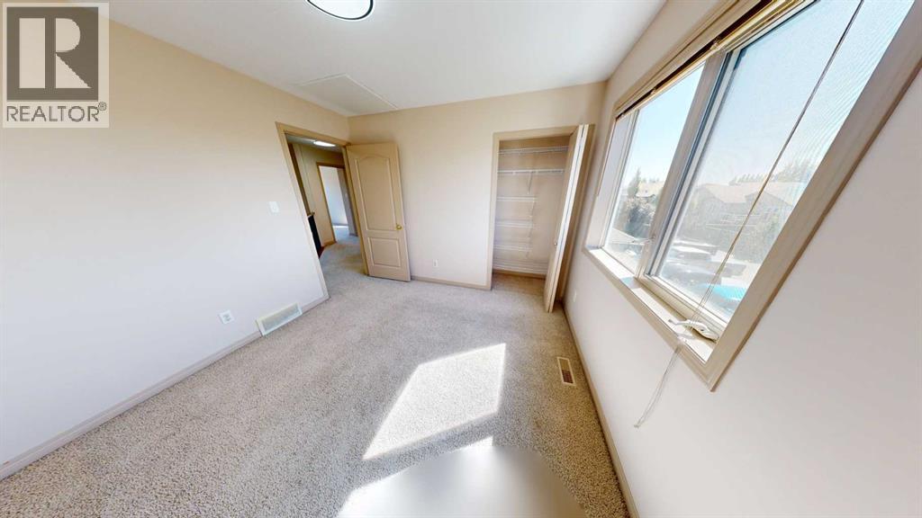 Photo 21 of 138 Southgate Boulevard S, Lethbridge AB