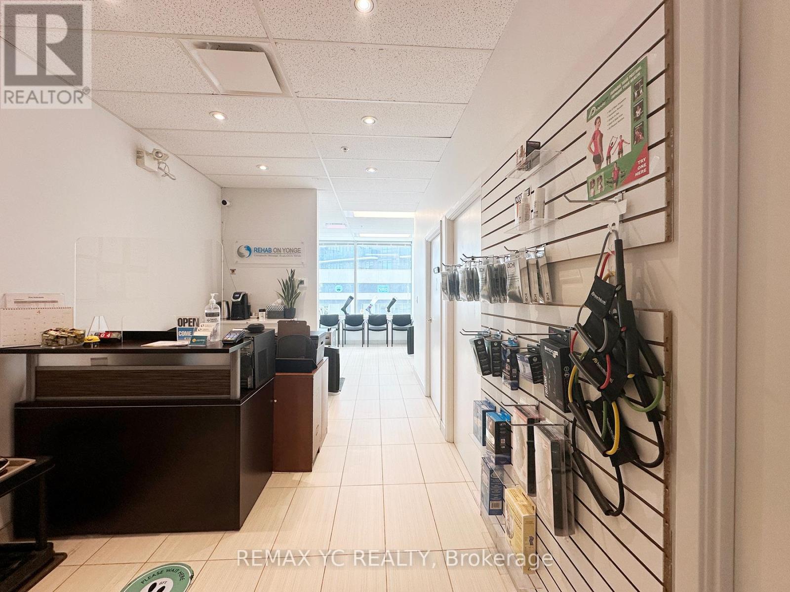 Photo 6 of 307 7191 Yonge Street, Markham ON