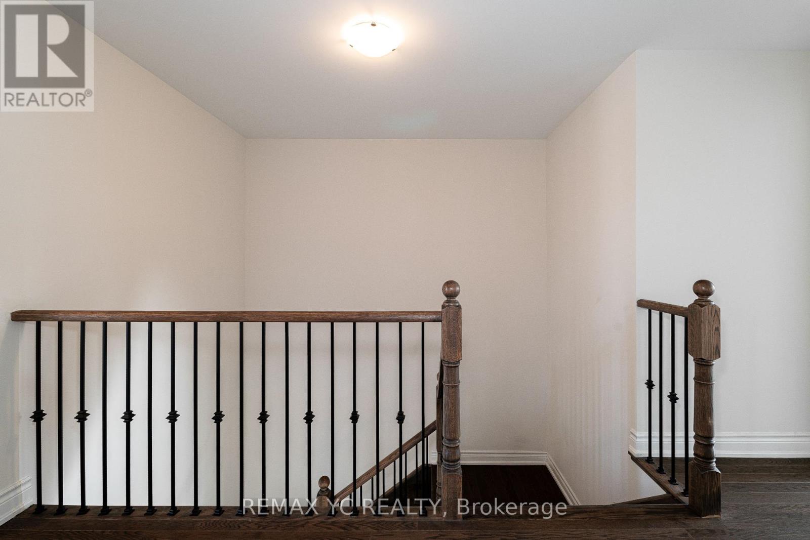 Photo 24 of 17 Hitching Post Lane, Georgina ON
