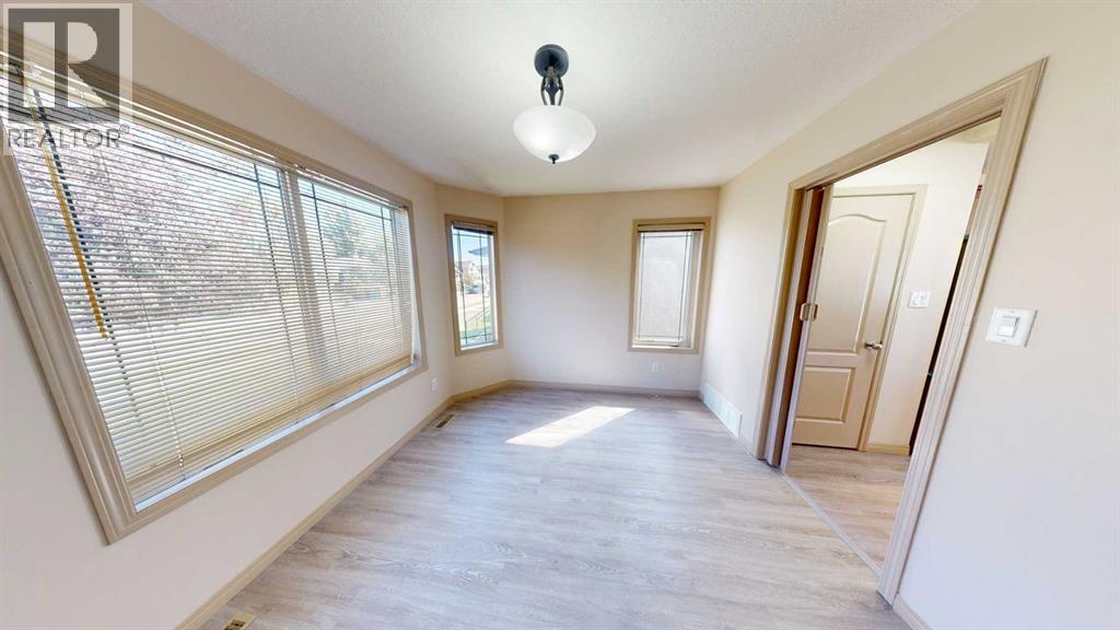 Photo 4 of 138 Southgate Boulevard S, Lethbridge AB