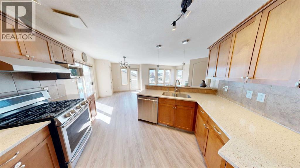 Photo 6 of 138 Southgate Boulevard S, Lethbridge AB