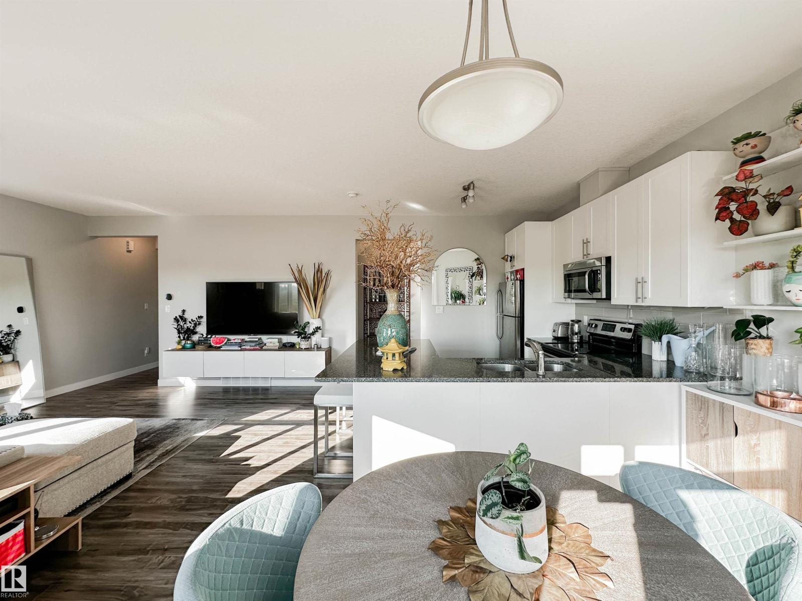 Photo 11 of 6 16537 130 A St Nw, Edmonton AB