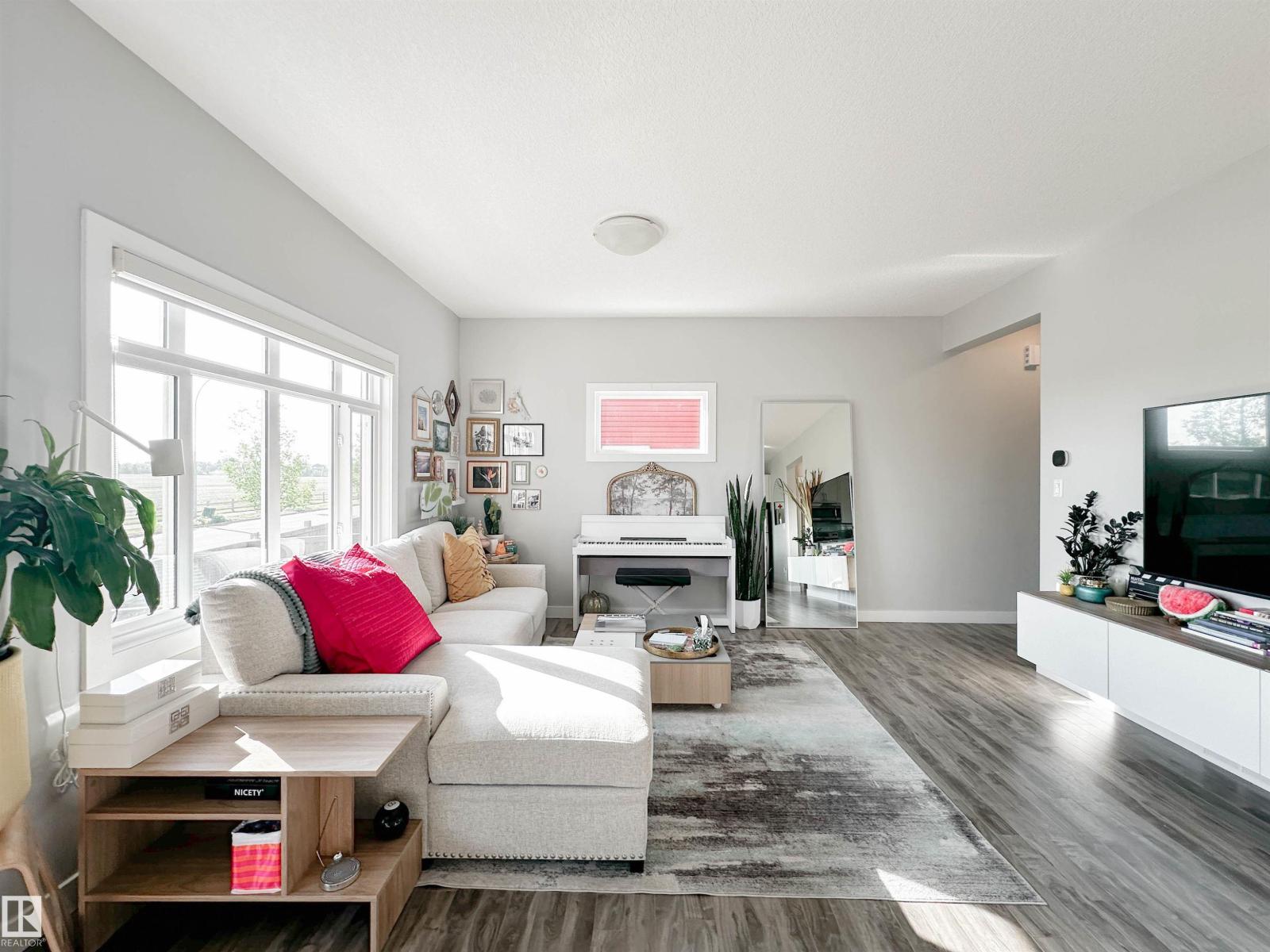 Photo 13 of 6 16537 130 A St Nw, Edmonton AB