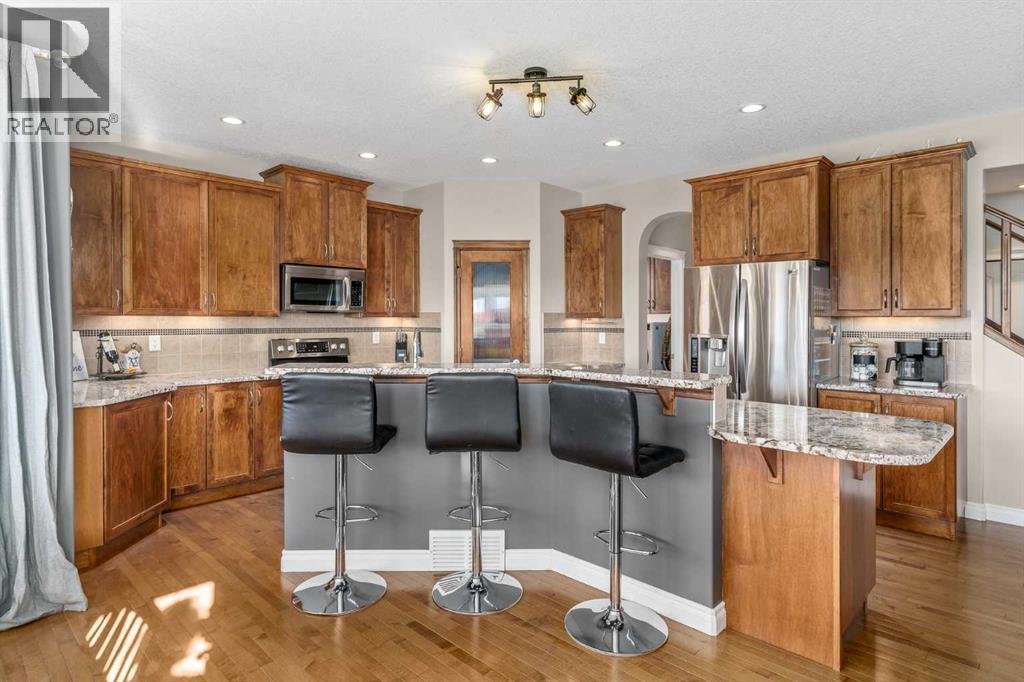 Photo 10 of 507 Westmount Close, Okotoks AB