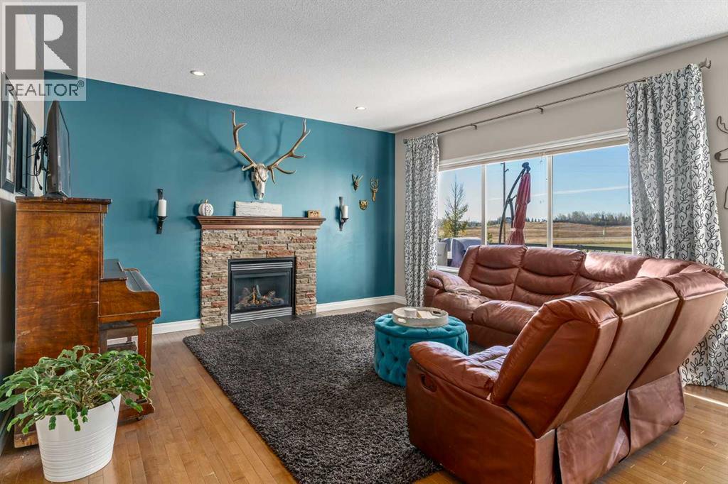 Photo 7 of 507 Westmount Close, Okotoks AB