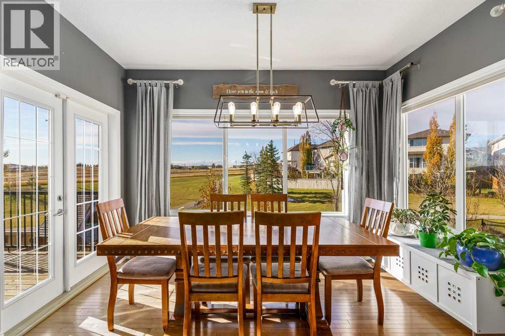 Photo 15 of 507 Westmount Close, Okotoks AB