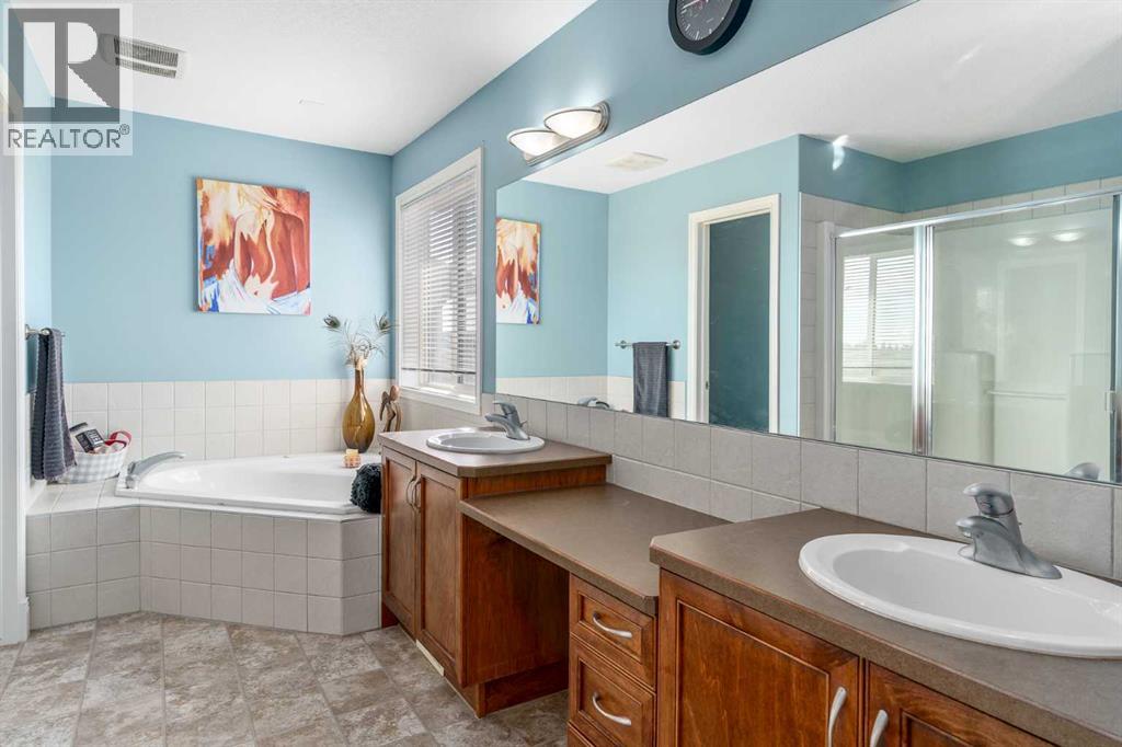 Photo 24 of 507 Westmount Close, Okotoks AB