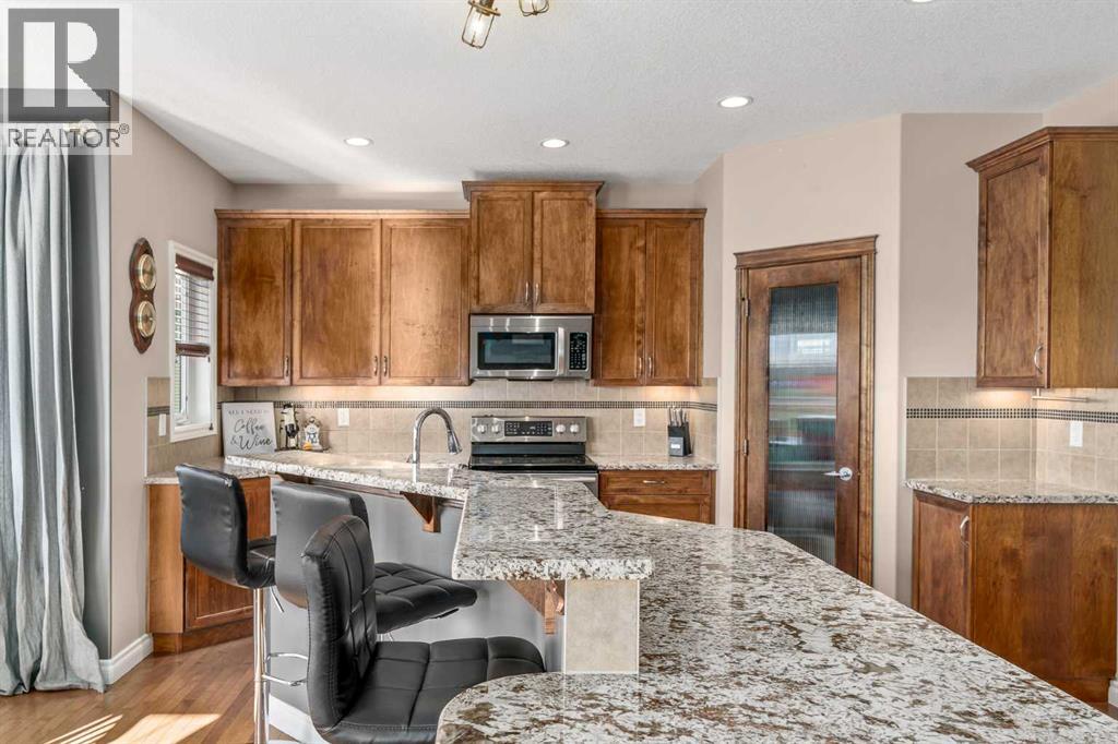 Photo 11 of 507 Westmount Close, Okotoks AB