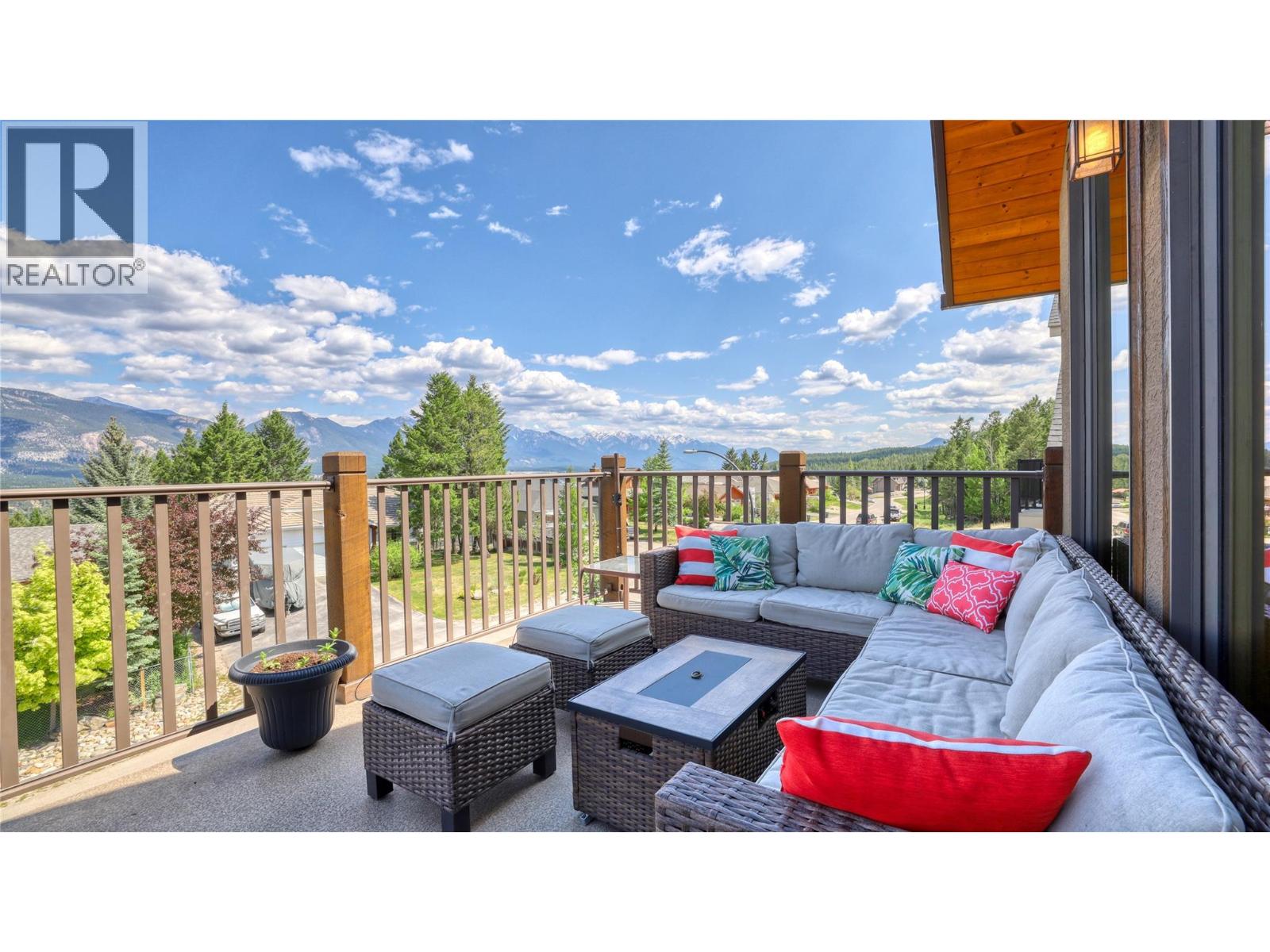 Photo 14 of 1910 Pineridge Drive, Invermere BC