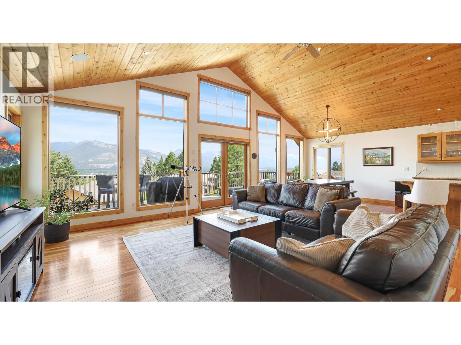 Photo 9 of 1910 Pineridge Drive, Invermere BC