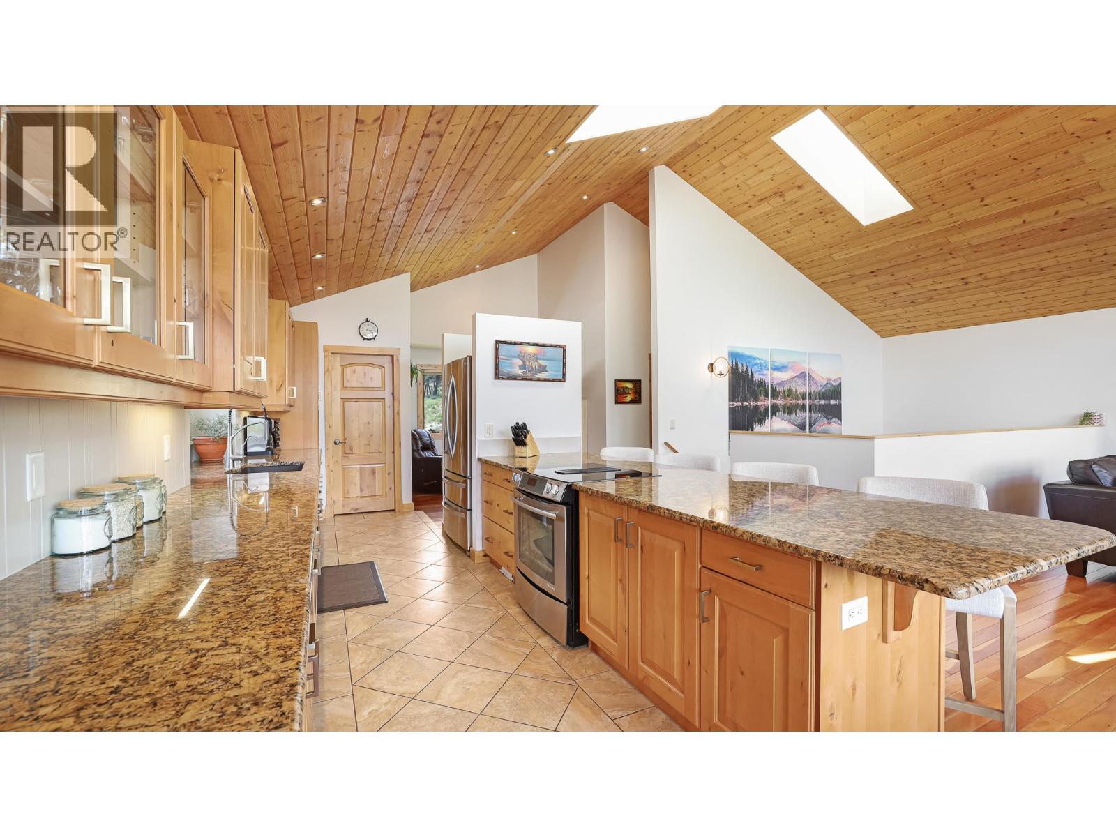 Photo 21 of 1910 Pineridge Drive, Invermere BC