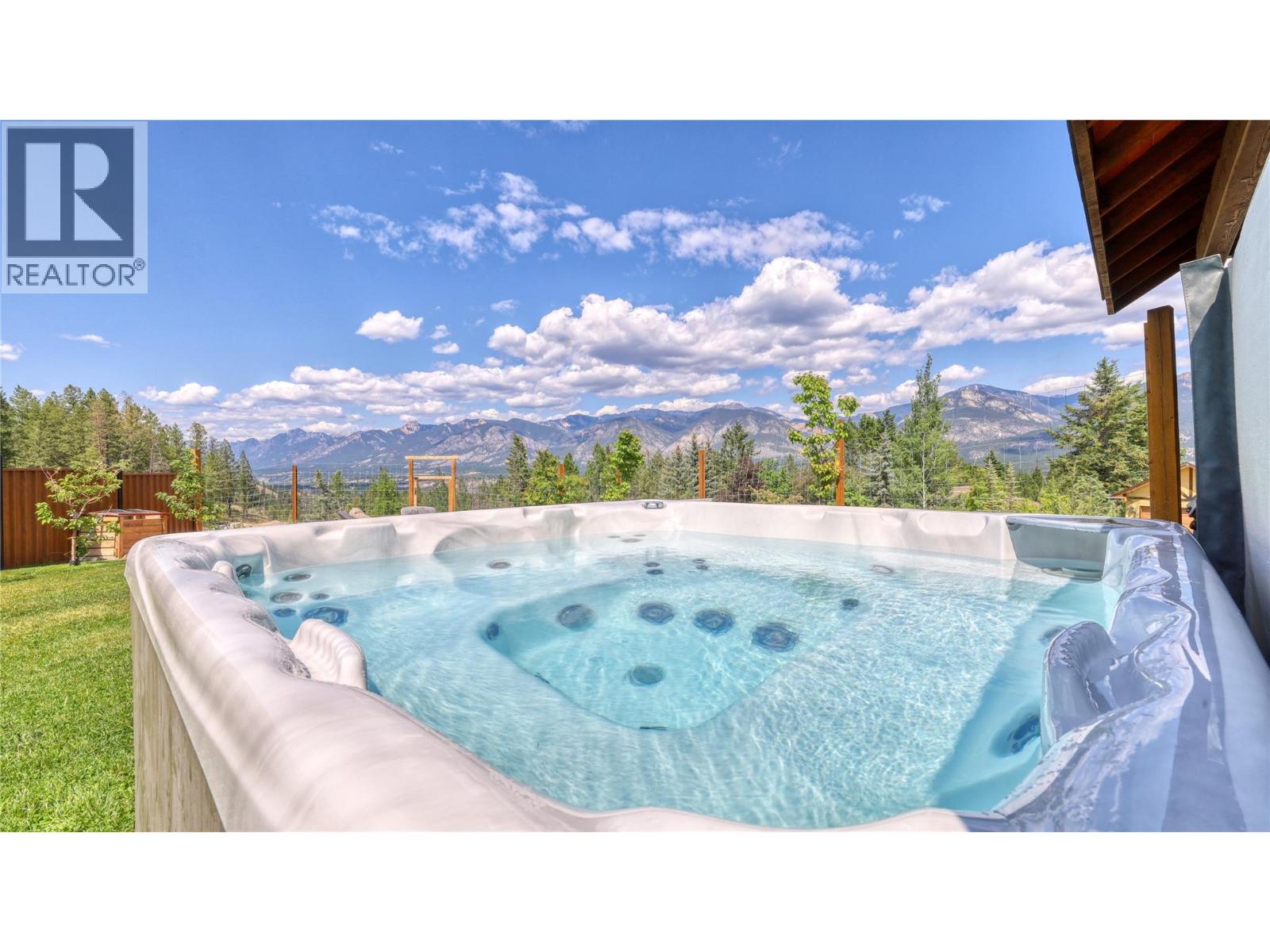Photo 4 of 1910 Pineridge Drive, Invermere BC