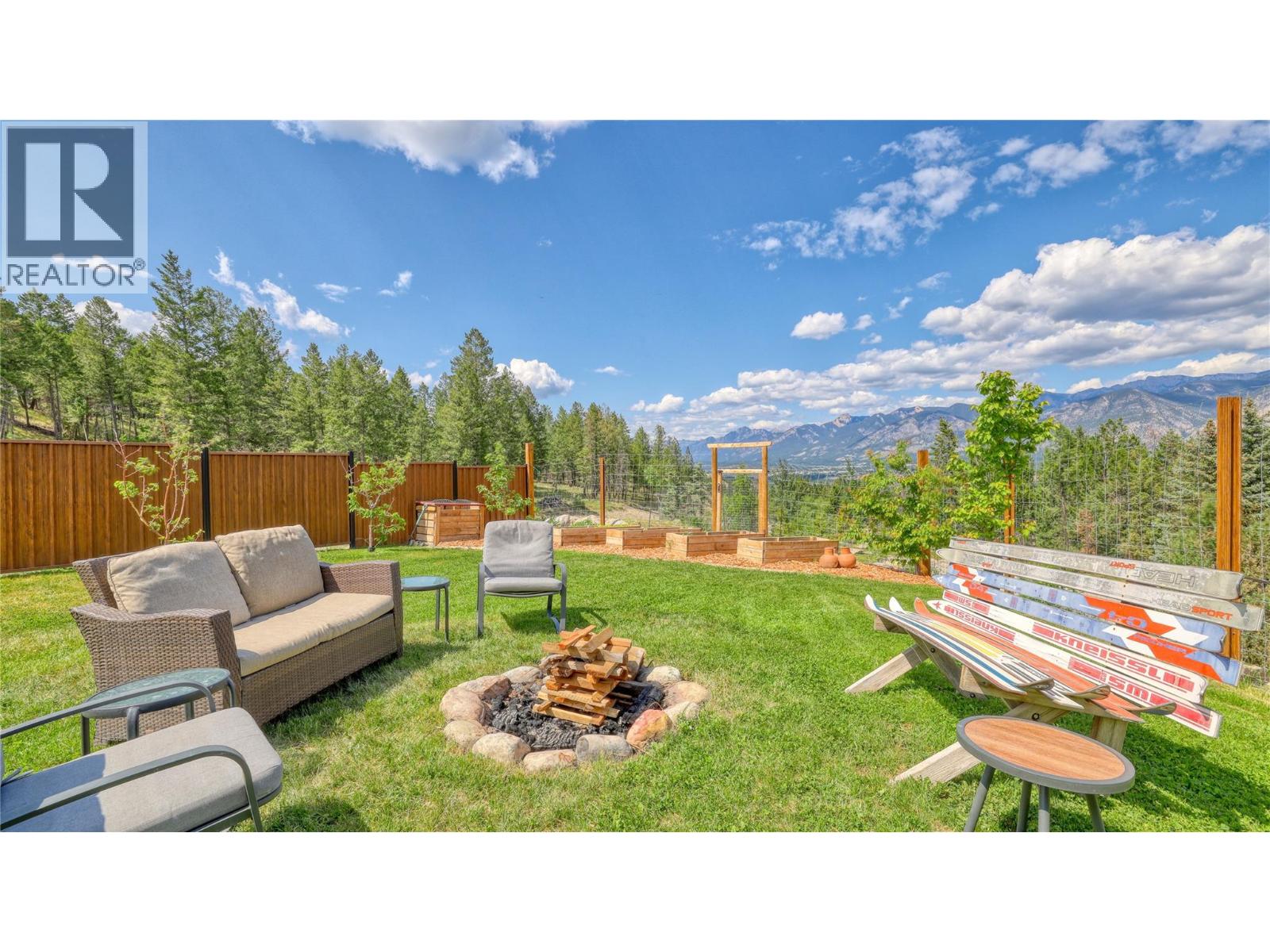 Photo 3 of 1910 Pineridge Drive, Invermere BC