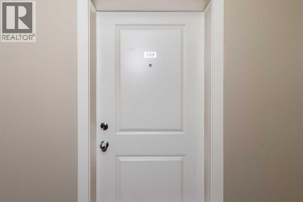 Photo 3 of 203 5 Saddlestone Way Ne, Calgary AB