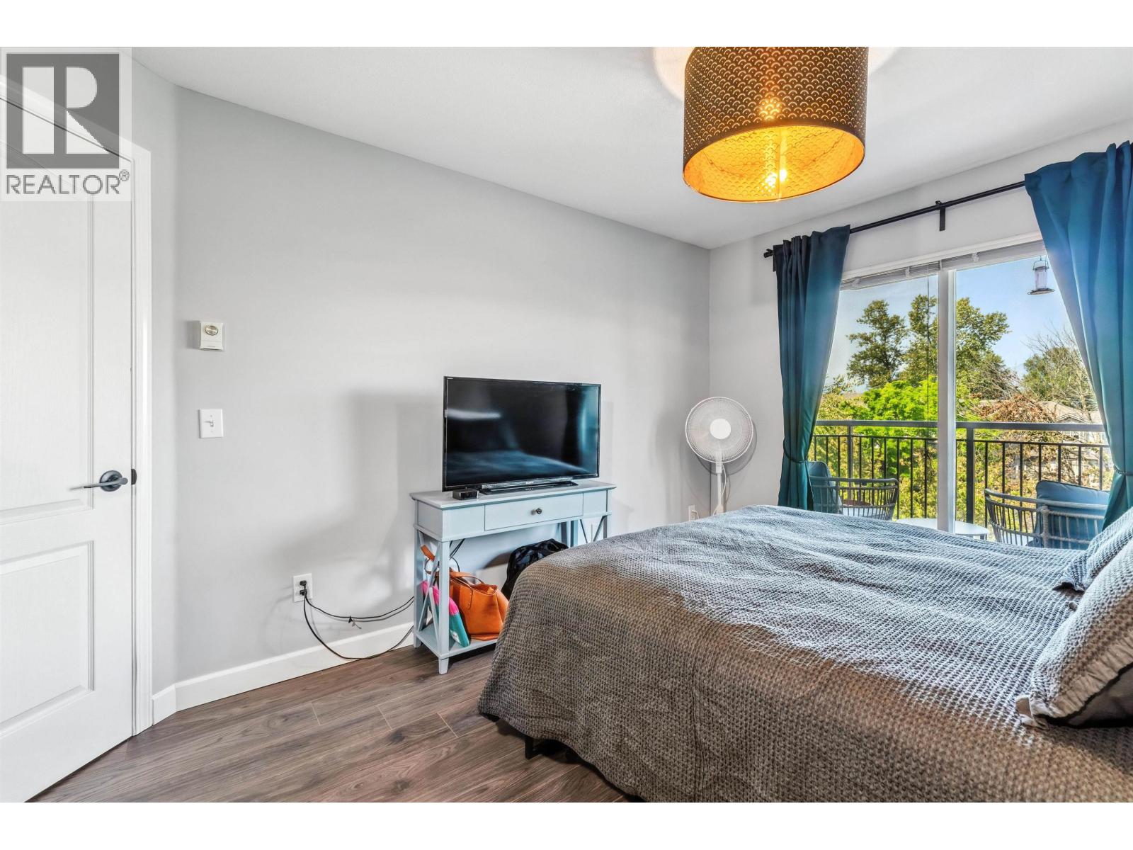 Photo 11 of 220 3770 Manor Street, Burnaby BC