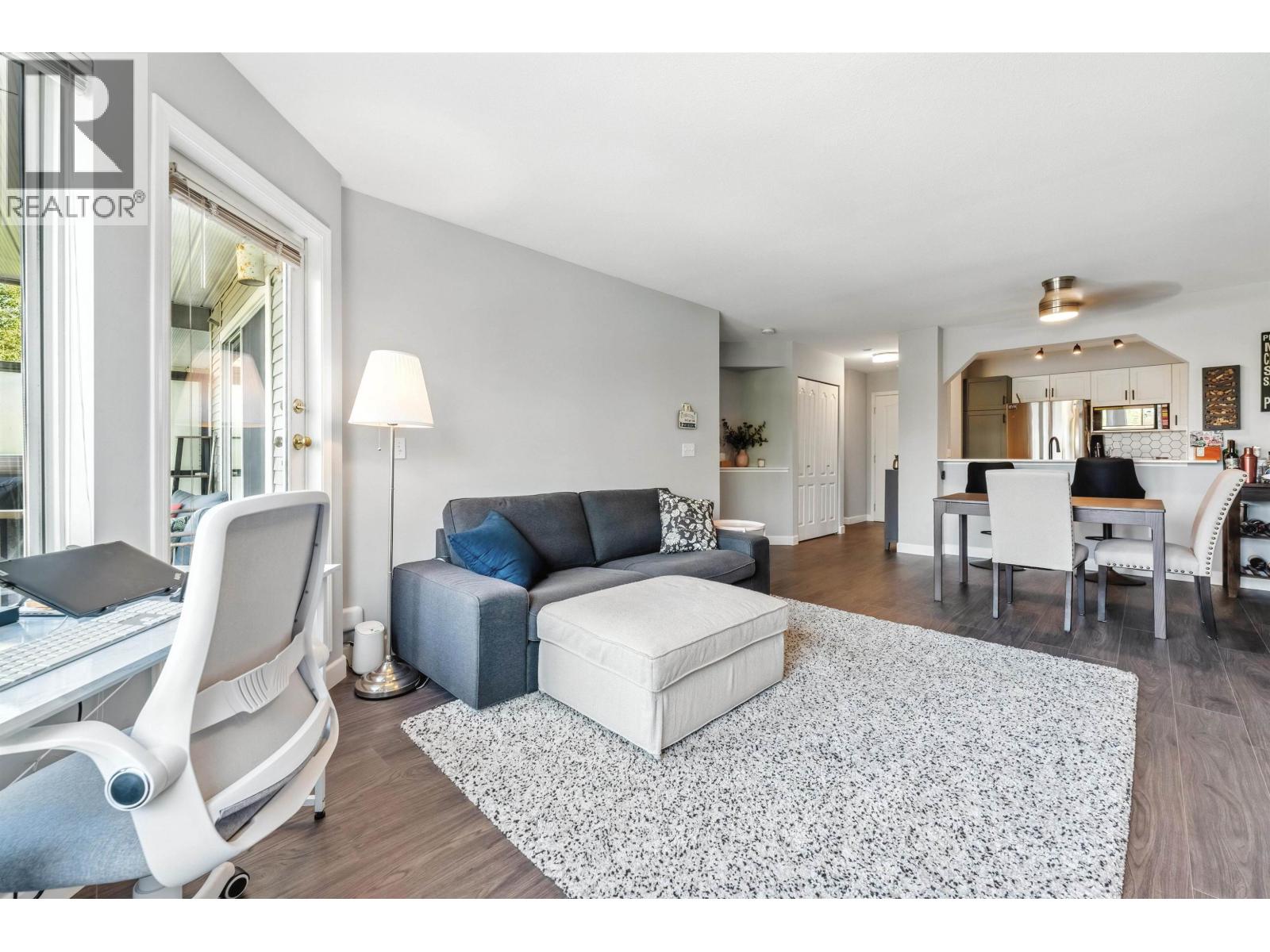 Photo 3 of 220 3770 Manor Street, Burnaby BC