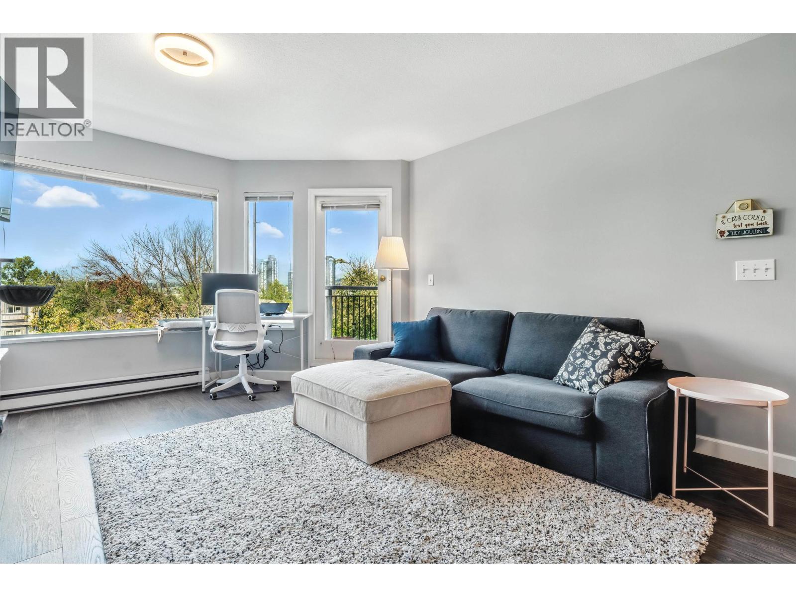 Photo 4 of 220 3770 Manor Street, Burnaby BC