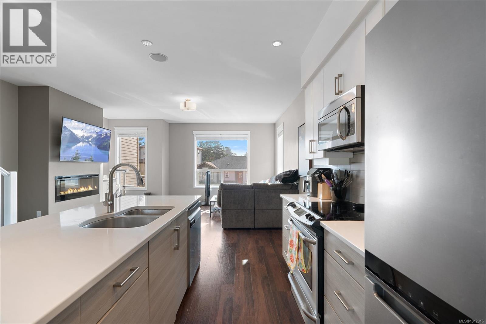 Photo 2 of 2706 Winster Rd, Langford BC