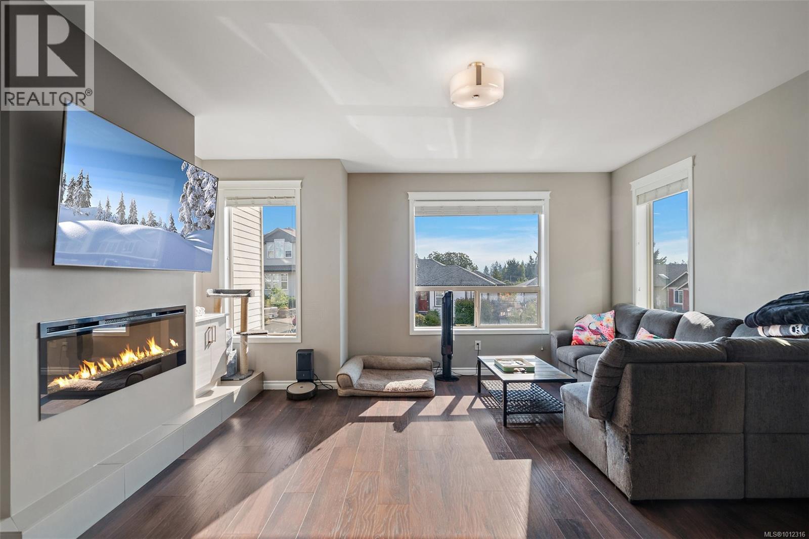 Photo 3 of 2706 Winster Rd, Langford BC