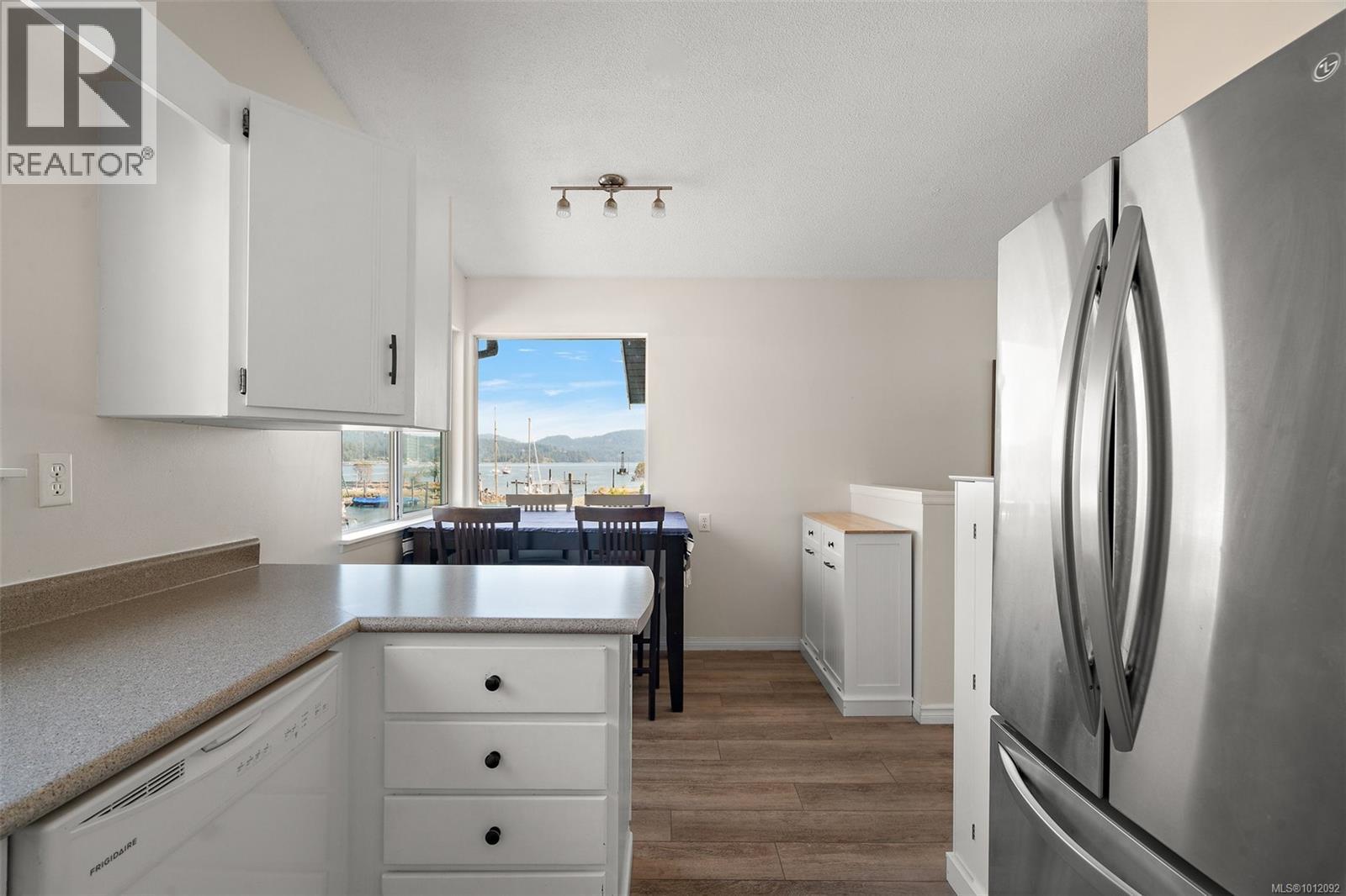 Photo 14 of 11 6110 Seabroom Rd, Sooke BC
