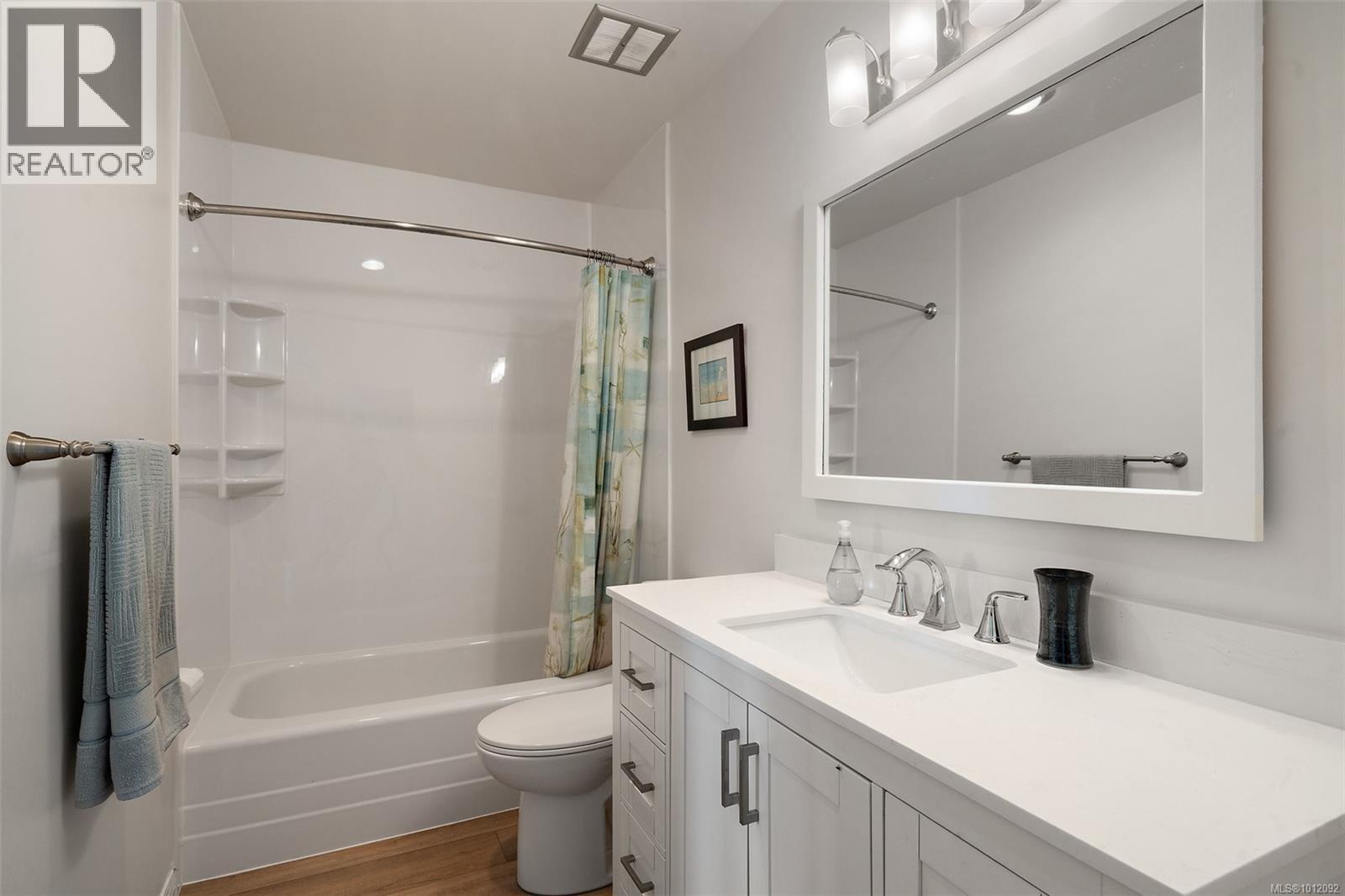 Photo 18 of 11 6110 Seabroom Rd, Sooke BC