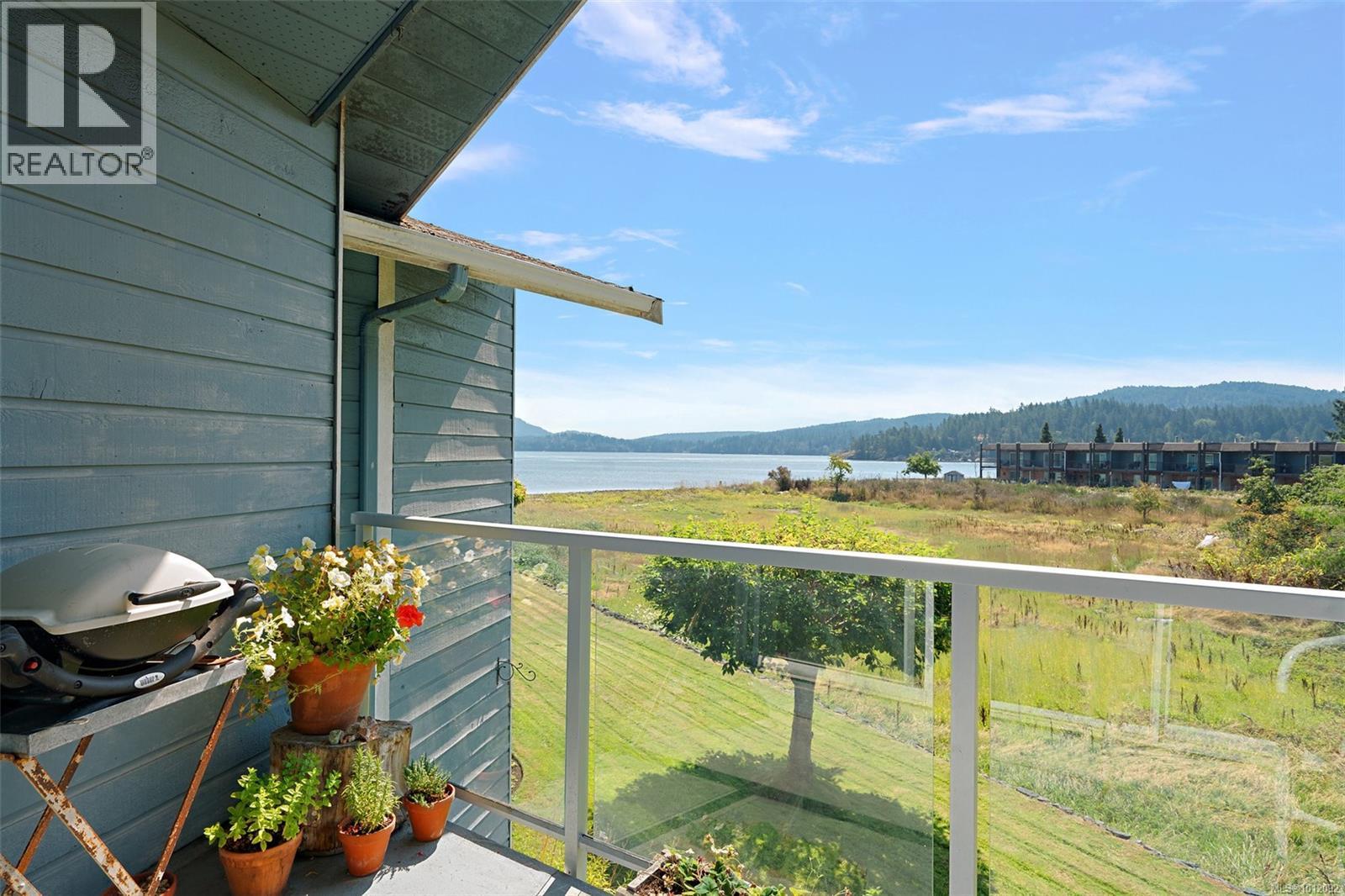 Photo 2 of 11 6110 Seabroom Rd, Sooke BC
