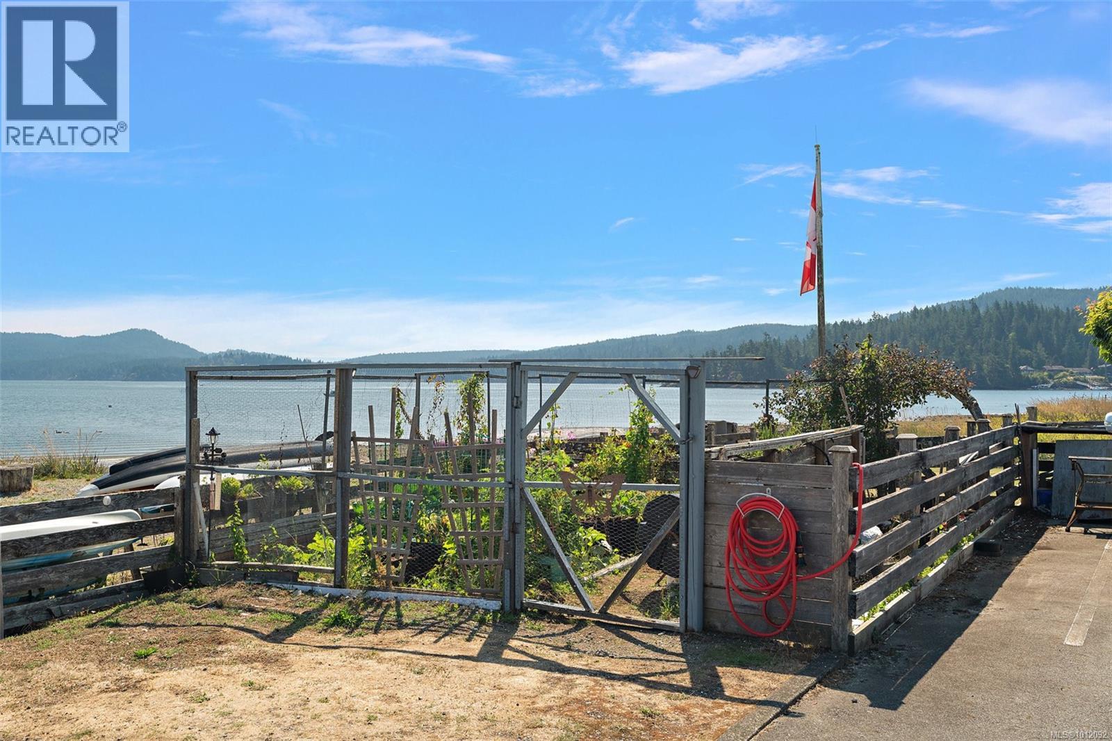 Photo 23 of 11 6110 Seabroom Rd, Sooke BC