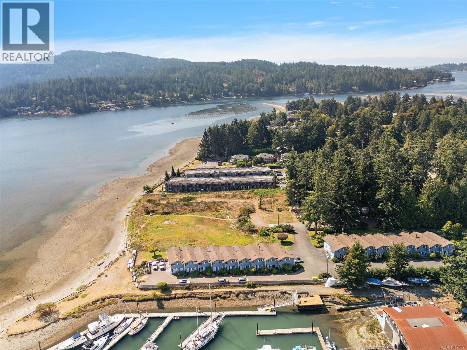 Photo 25 of 11 6110 Seabroom Rd, Sooke BC