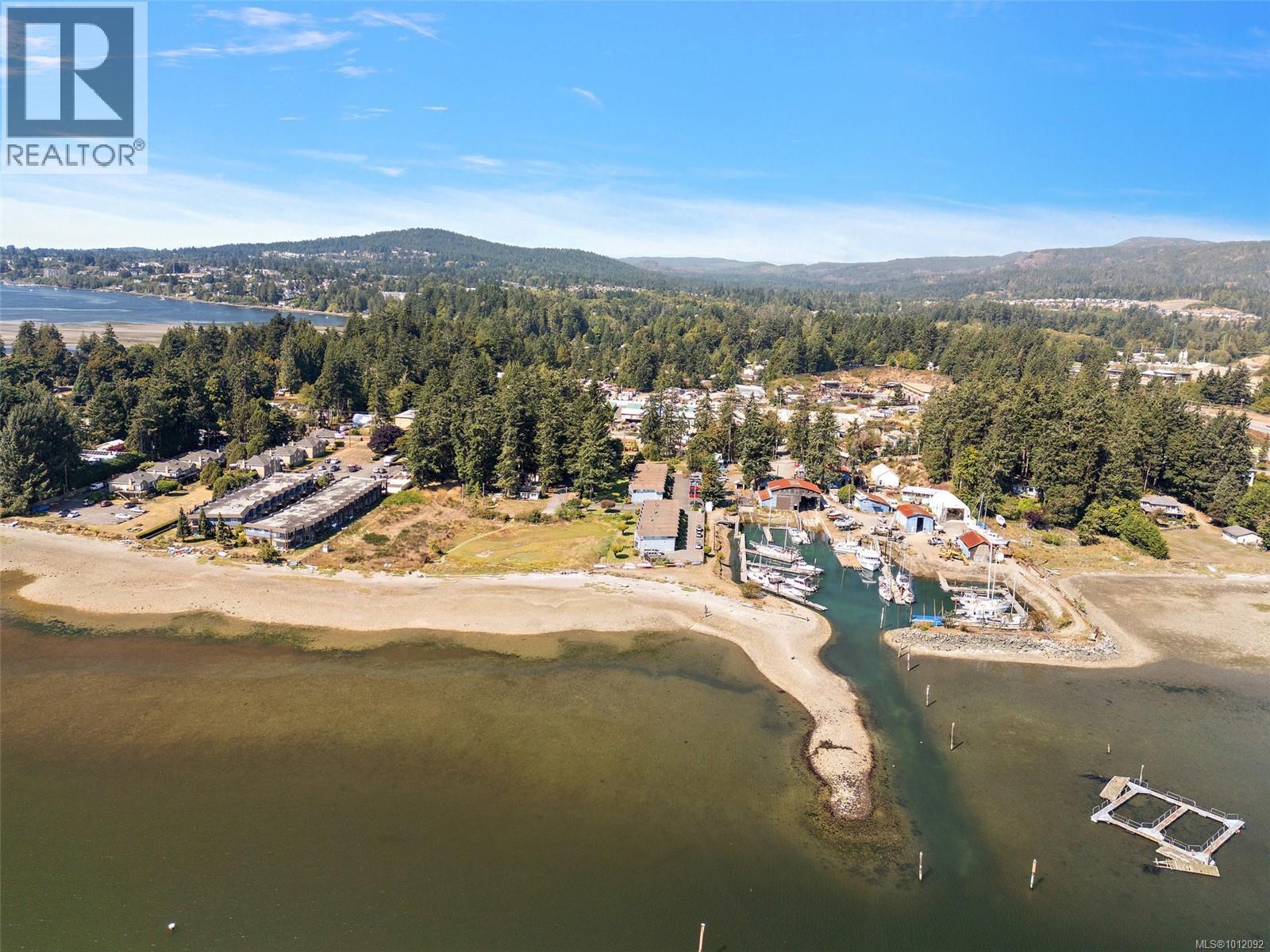 Photo 26 of 11 6110 Seabroom Rd, Sooke BC