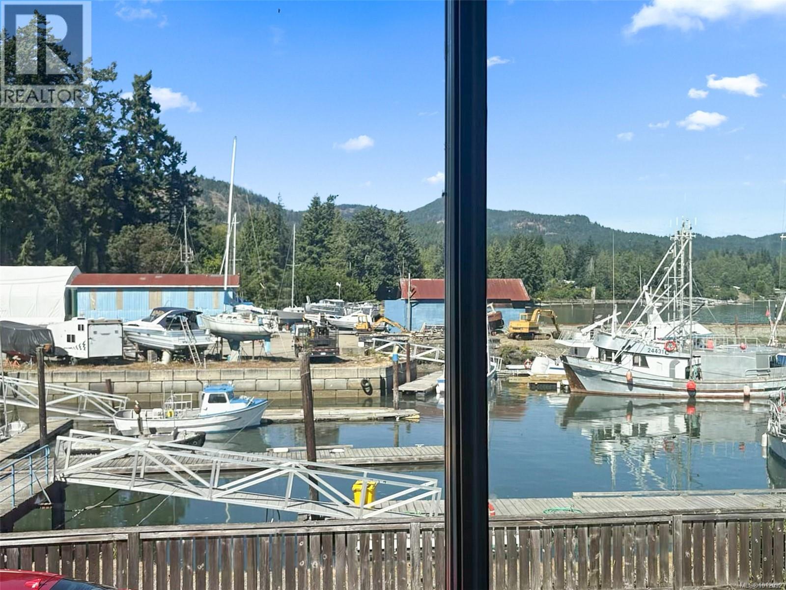 Photo 3 of 11 6110 Seabroom Rd, Sooke BC